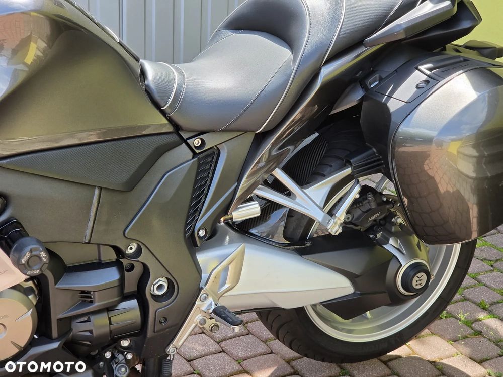 Honda VFR - 10