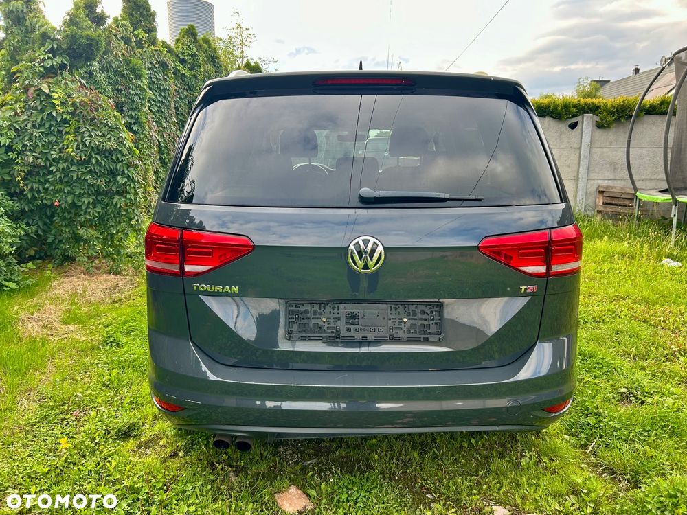 Volkswagen Touran - 4