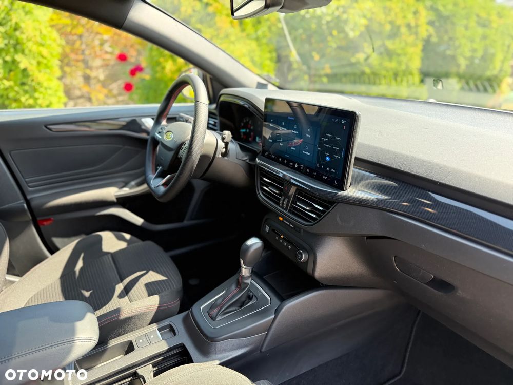 Ford Focus 1.0 EcoBoost mHEV ST-Line X - 12