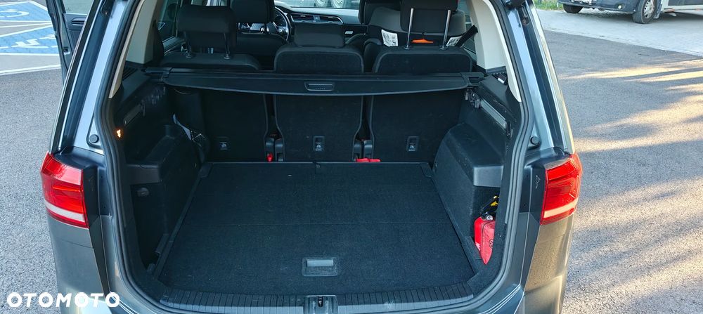 Volkswagen Touran - 9