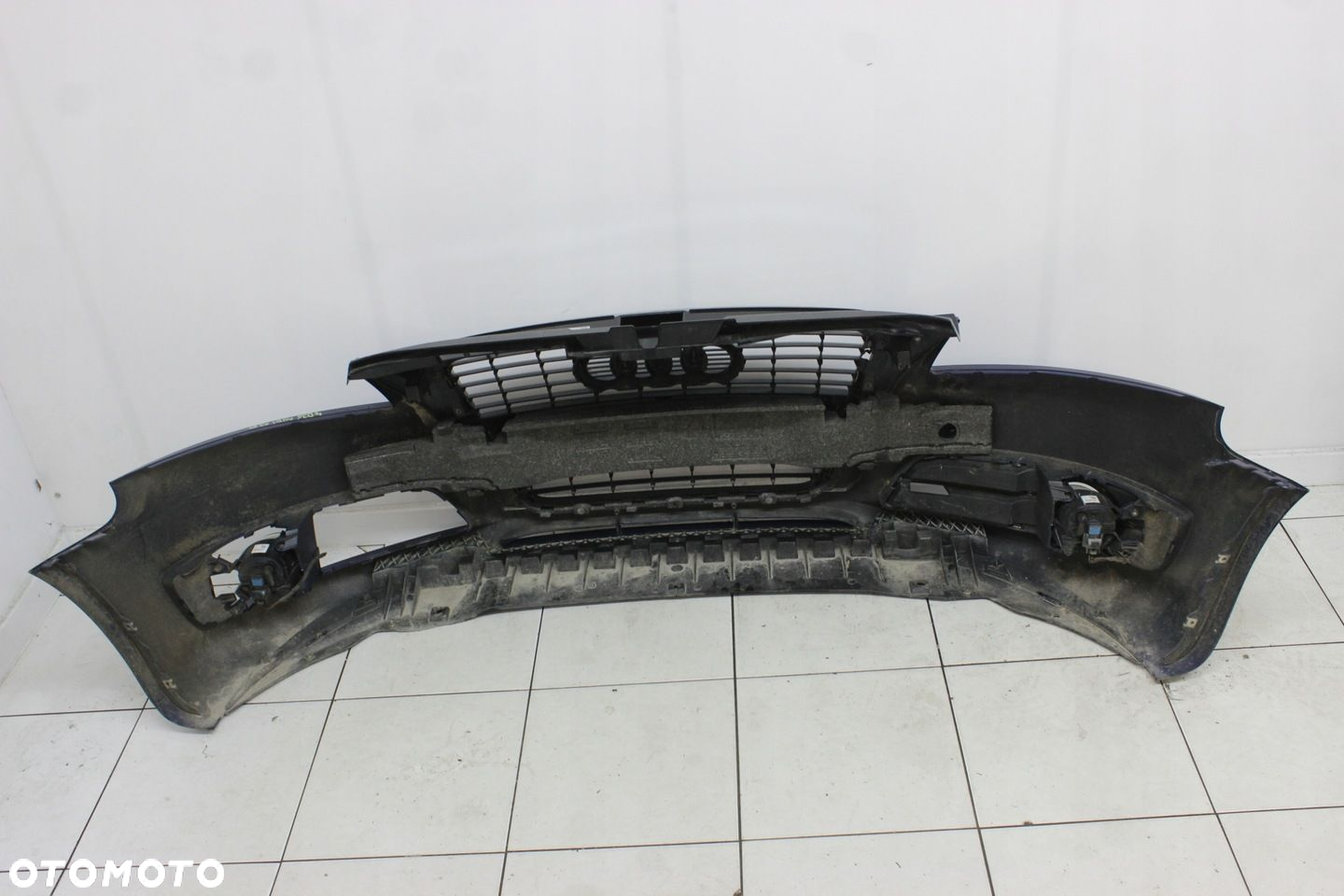 AUDI A3 II 8P LIFT 2008R- ZDERZAK PRZÓD PRZEDNI GRILL LX5Q - KOD LAKIERU - 8