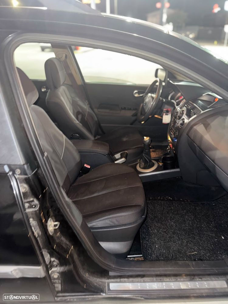 Renault Mégane 1.5 dCi Dynamique Luxe - 4