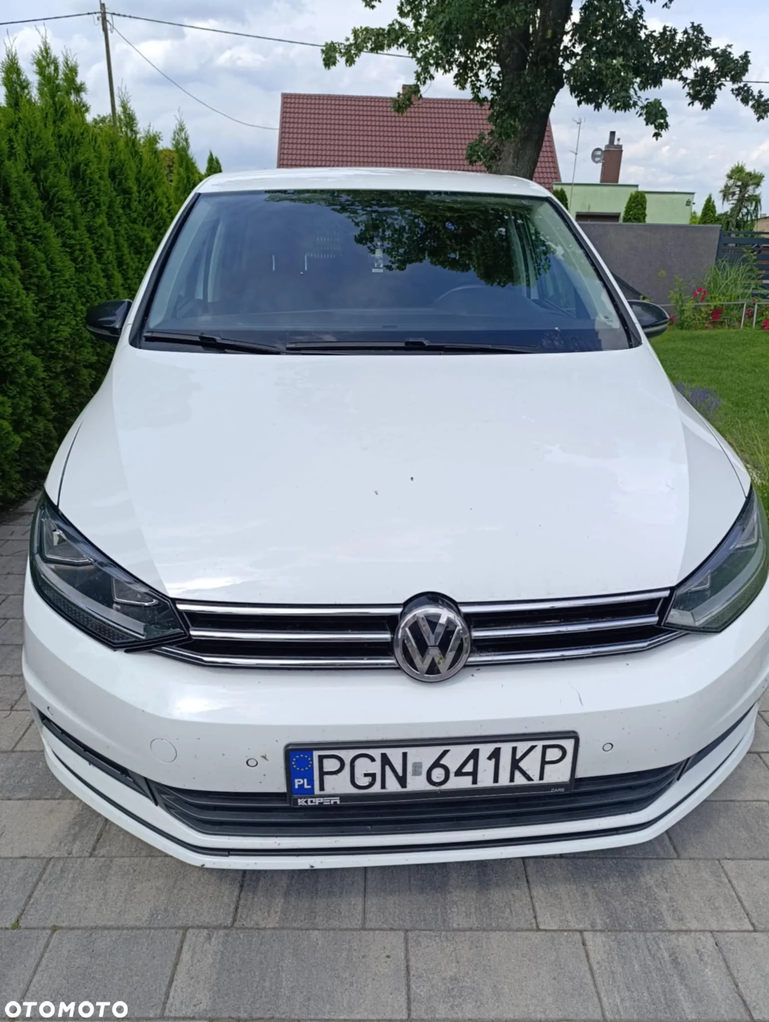 Volkswagen Touran 2.0 TDI BMT Comfortline DSG - 2
