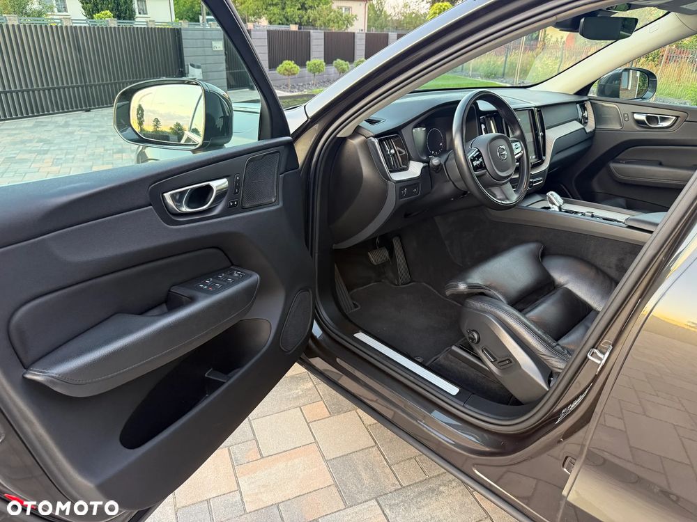 Volvo XC 60 B5 D AWD Geartronic Inscription - 35