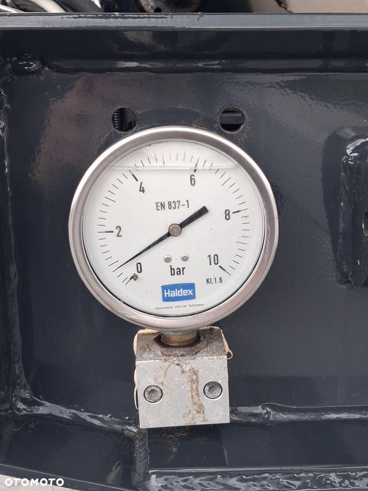 Menci Stalowa wywrotka 27m3, Elektryczny dach, Hardox - 7