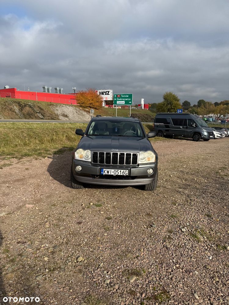 Jeep Grand Cherokee - 21