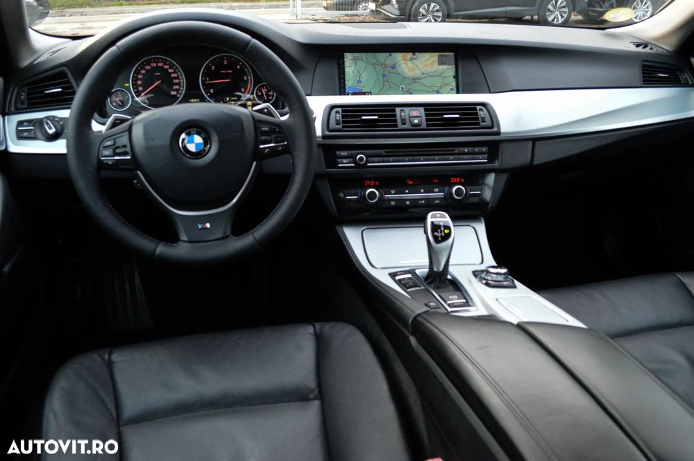 BMW Seria 5 520d Sport-Aut. - 34