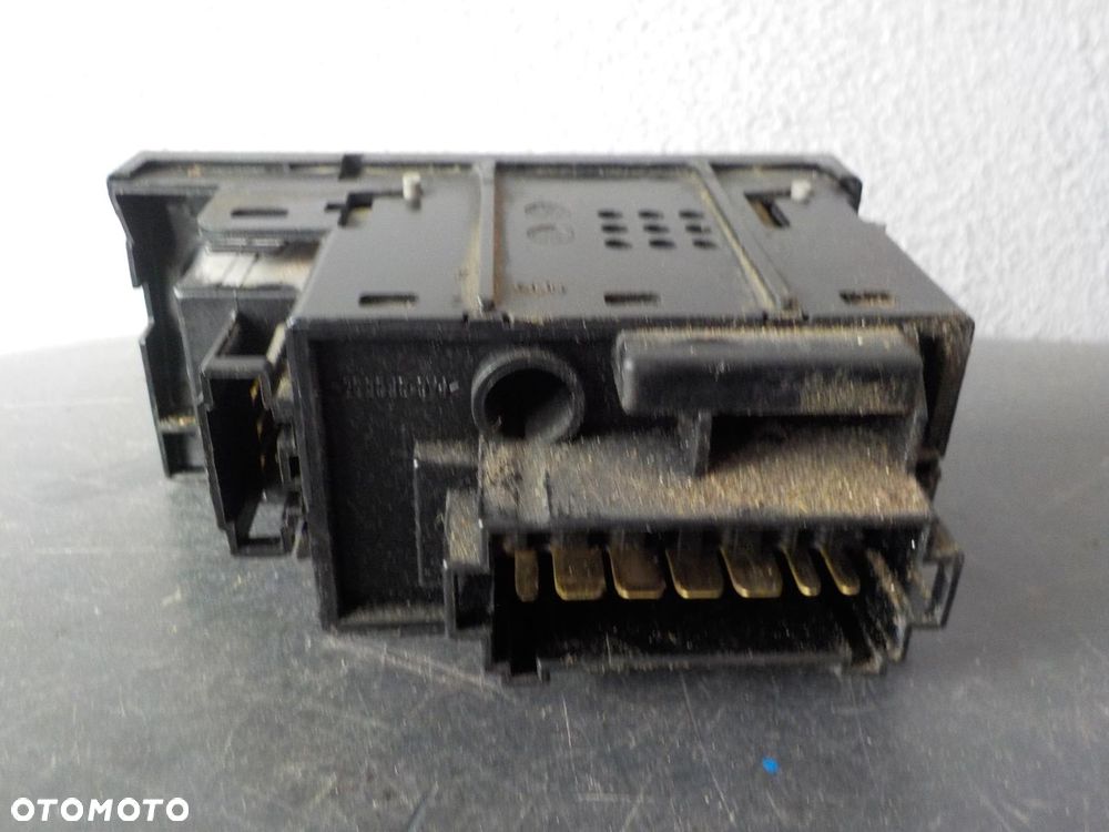 VW T4 96- WŁĄCZNIK ŚWIATEŁ HALOGENY - 2