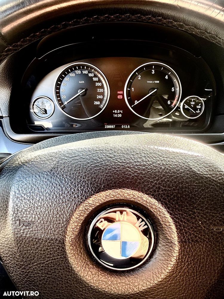 BMW Seria 5 520d Aut. - 14