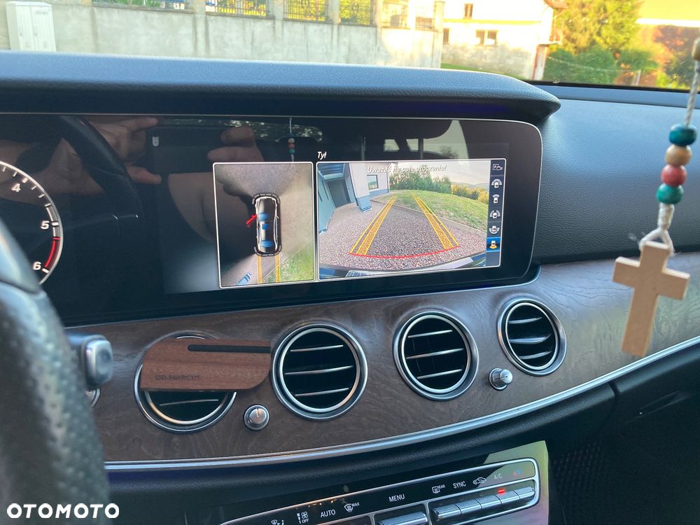 Mercedes-Benz Klasa E 220 d 9G-TRONIC - 35