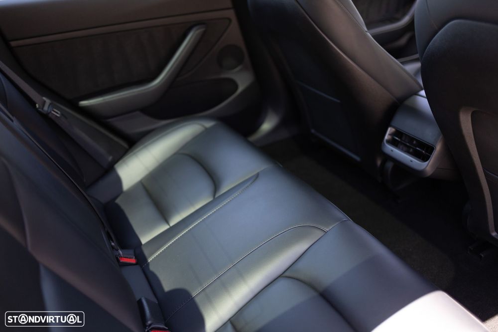 Tesla Model 3 Long Range AWD Dual Motor - 24