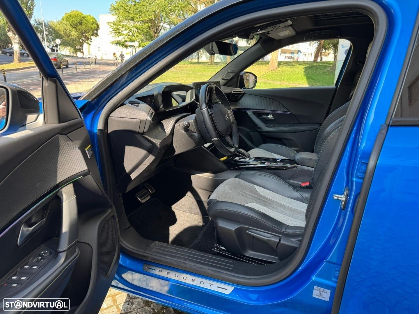 Peugeot e-2008 50 kWh GT Line - 9
