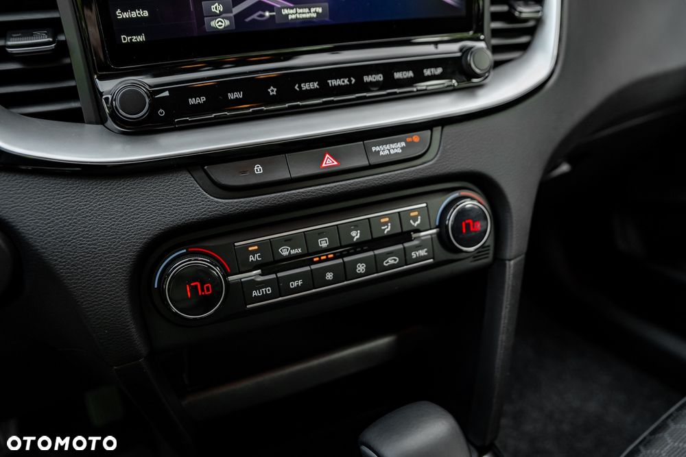 Kia XCeed 1.6 CRDi DCT7 VISION - 32