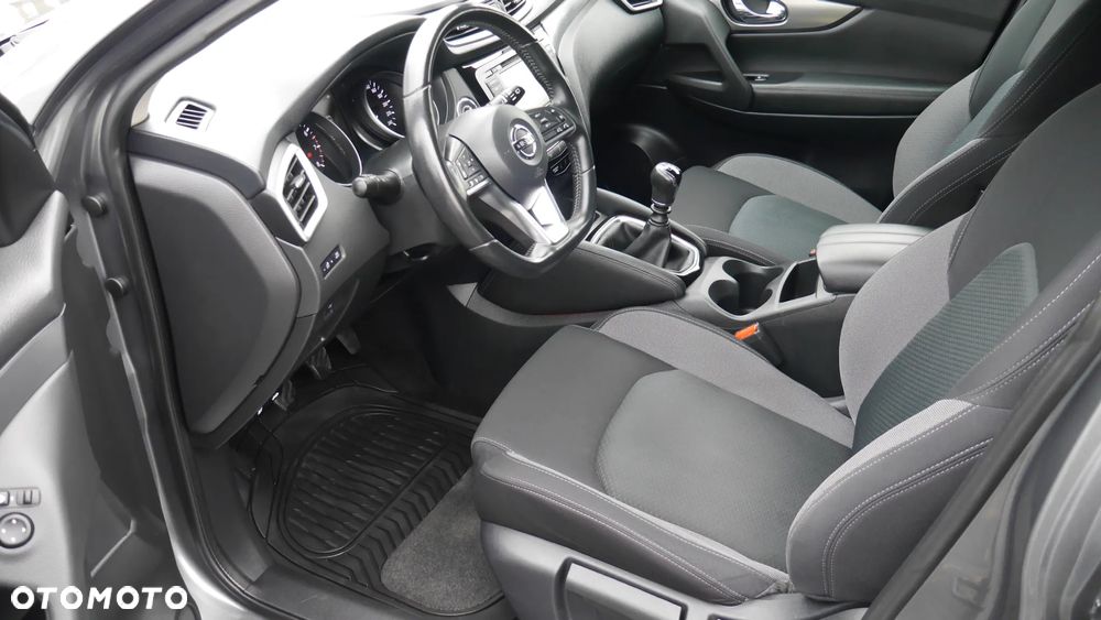 Nissan Qashqai 1.3 DIG-T AKARI - 23