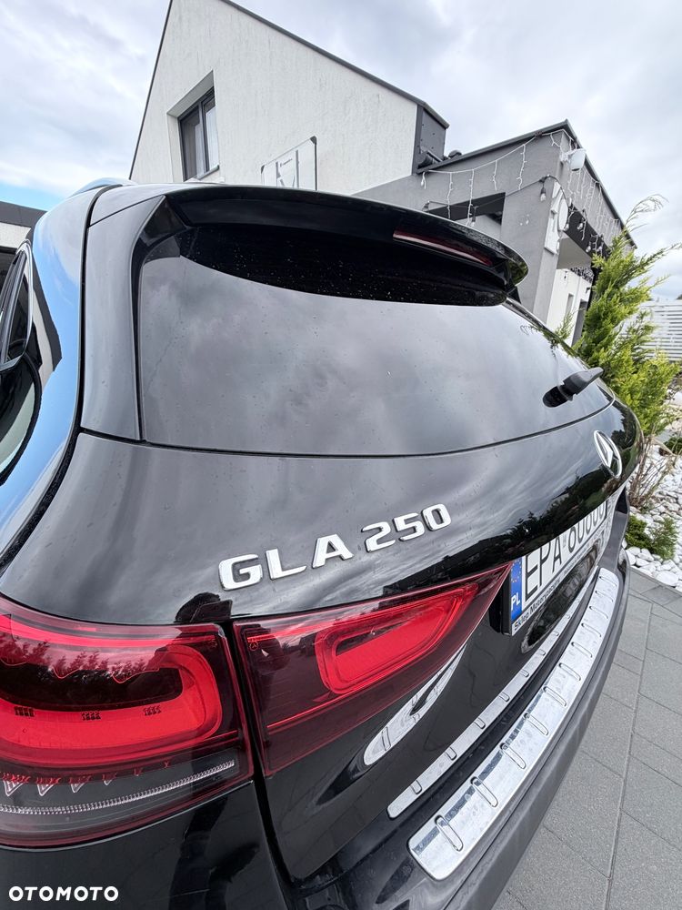 Mercedes-Benz GLA 250 8G-DCT Edition 2021 - 21