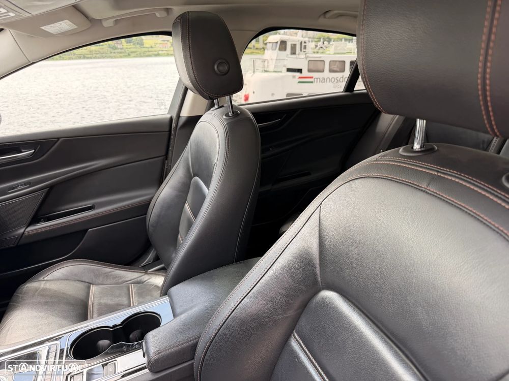 Jaguar XE 20d Aut. R-Sport Ingenium Edition - 13