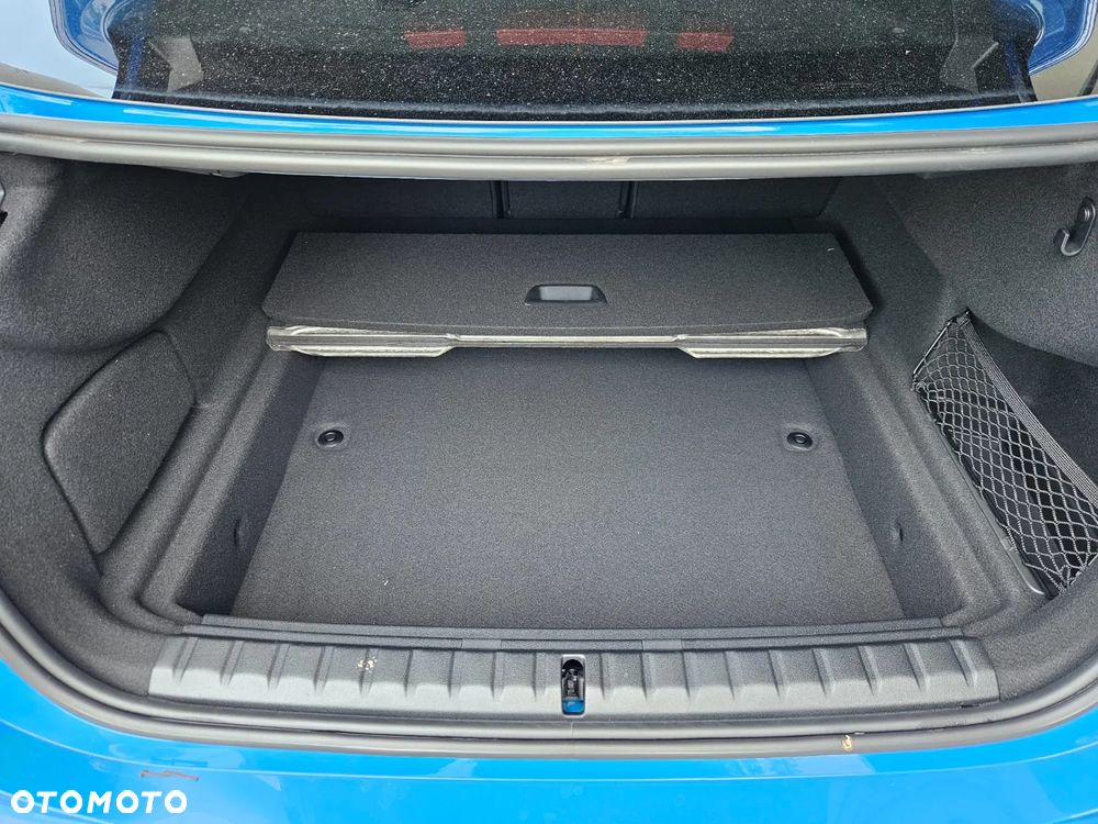 BMW Seria 2 218i - 11