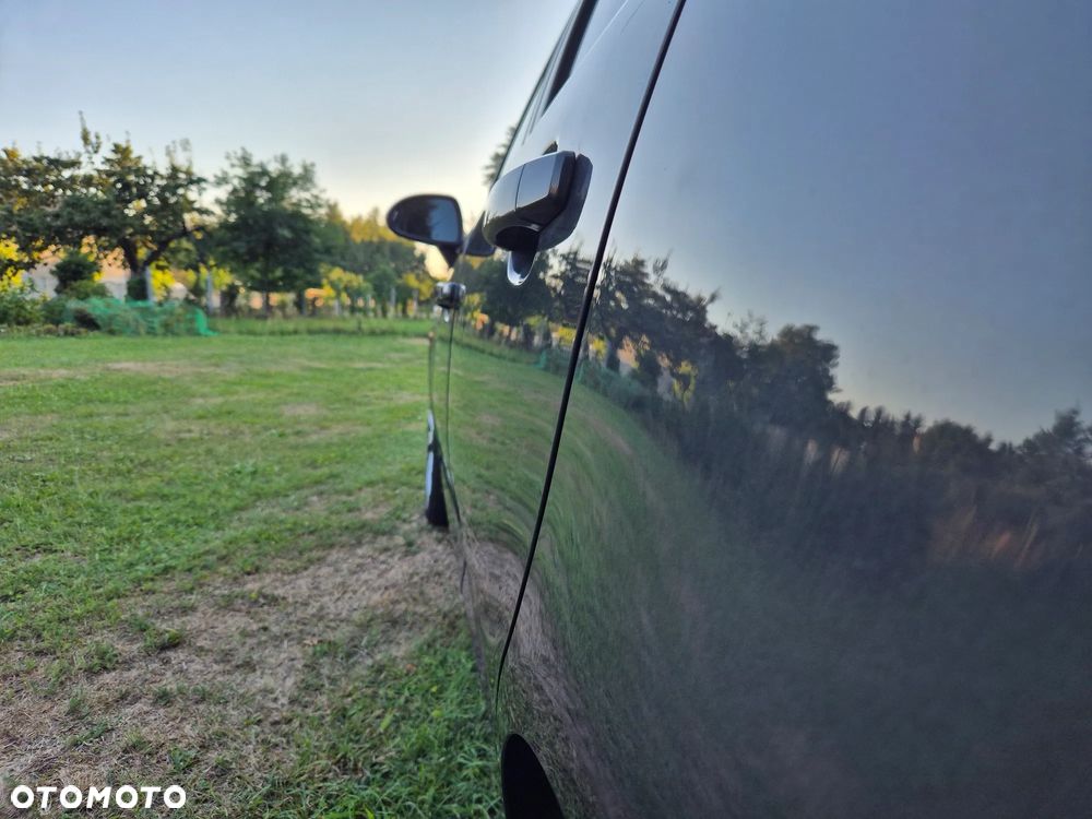 Opel Corsa 1.4 16V 150 Jahre - 11