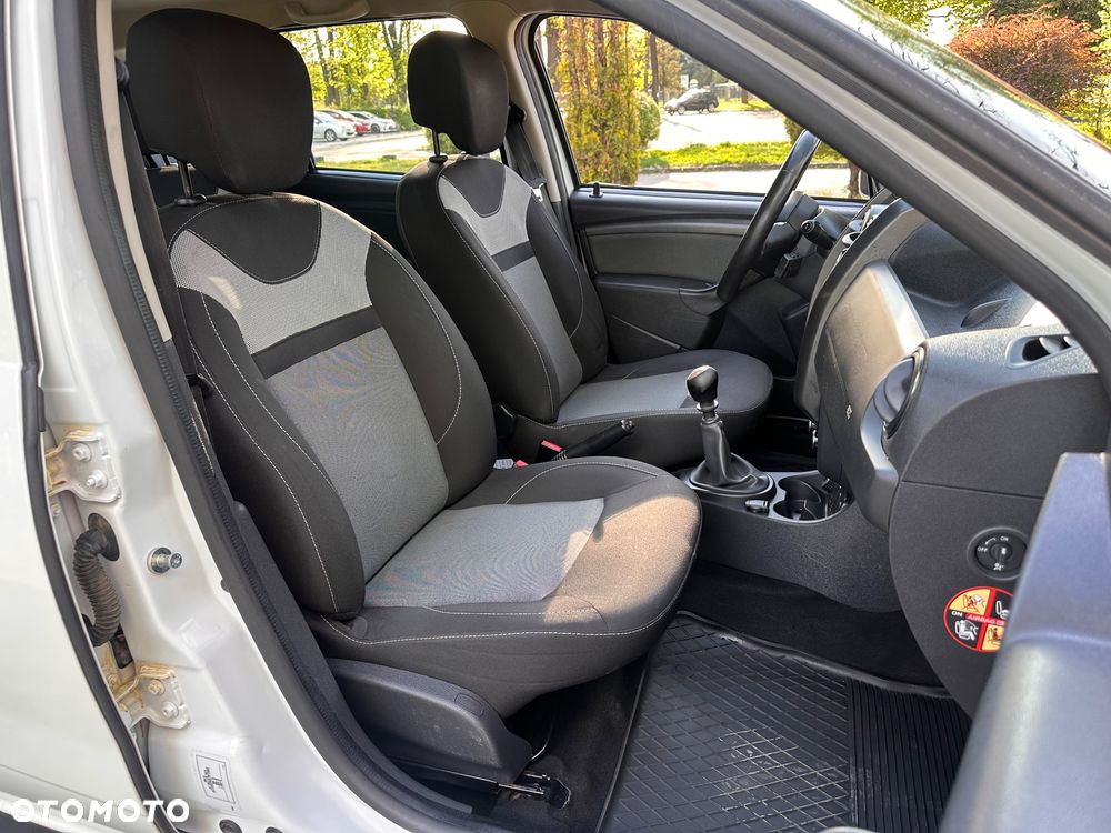 Dacia Duster 1.6 SCe Comfort 4WD - 23