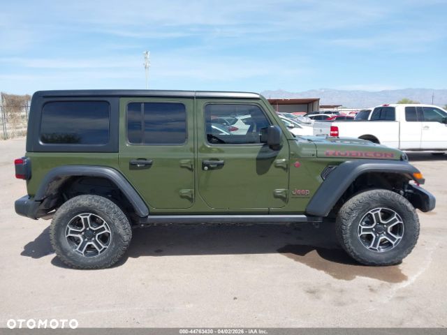 Jeep Wrangler - 12