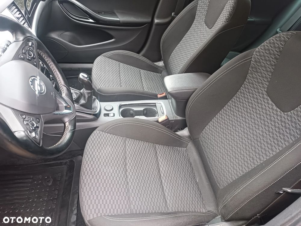 Opel Astra 1.4 T GPF Dynamic S&S - 23