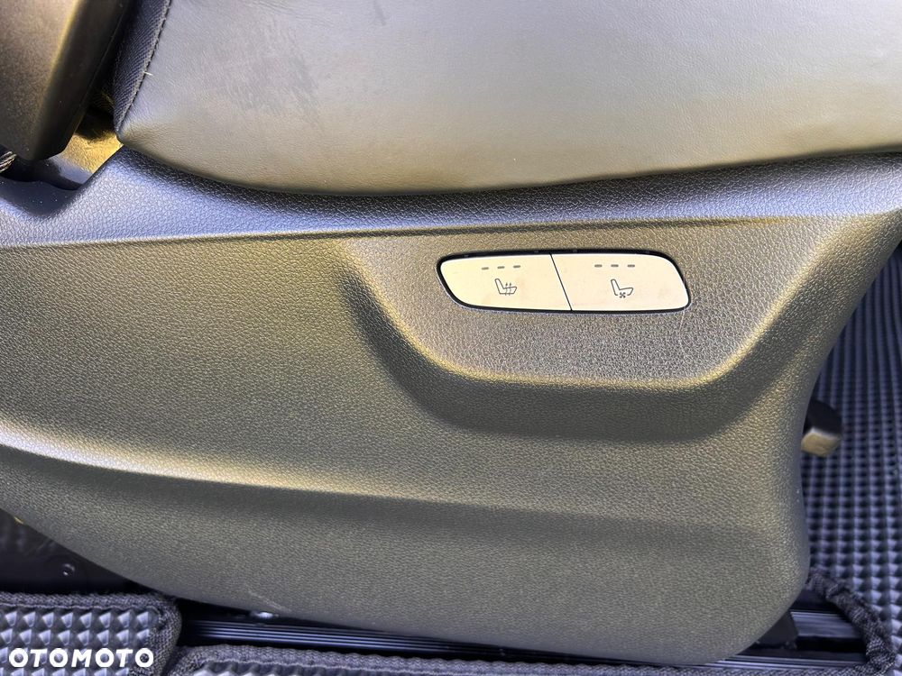 Mercedes-Benz Klasa V 250 d 4-Matic Exclusive 7G-Tronic - 28