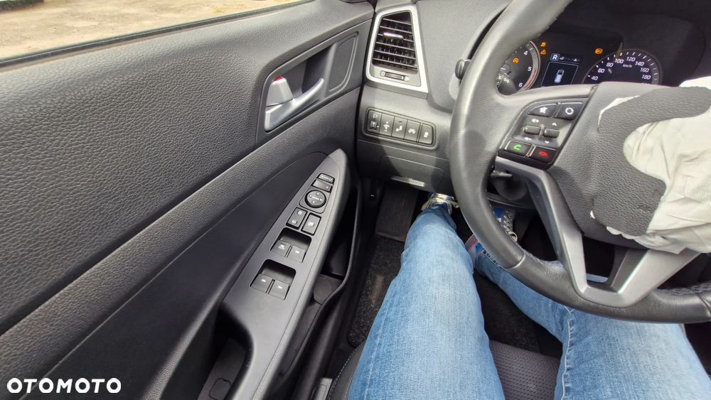 Hyundai Tucson blue 1.7 CRDi 2WD Style - 17