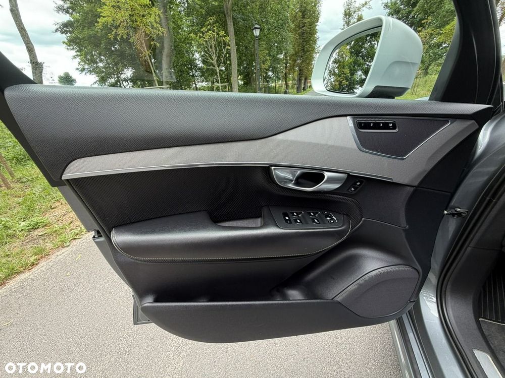 Volvo XC 90 - 19