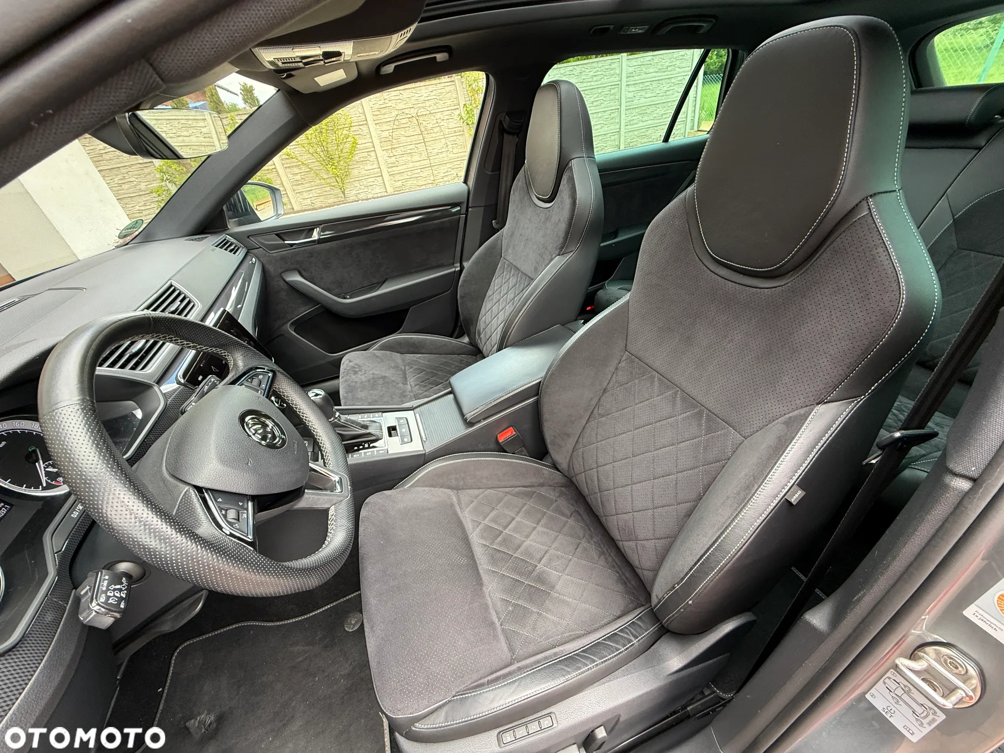 Skoda Superb Combi 2.0 TDI DSG Sportline - 11