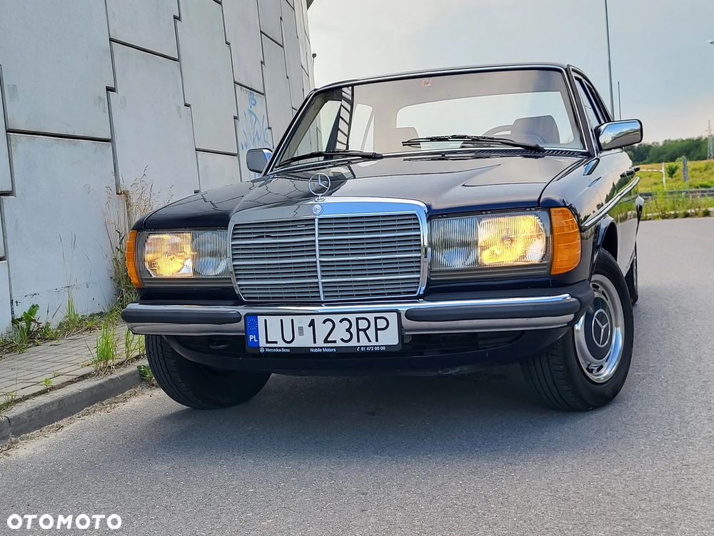 Mercedes-Benz W123 - 1