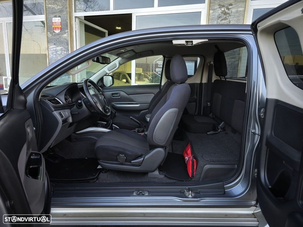 Mitsubishi L200 2.4 DI-D CD Instyle Strakar 4WD - 28