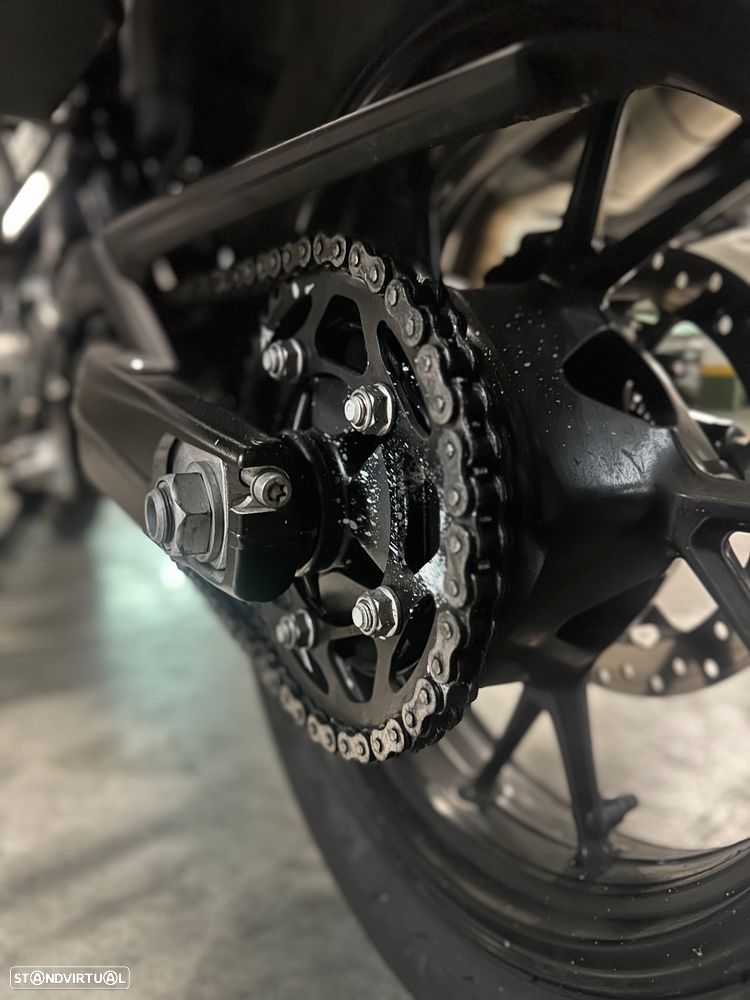 BMW F 750 GS Triple Black - 10