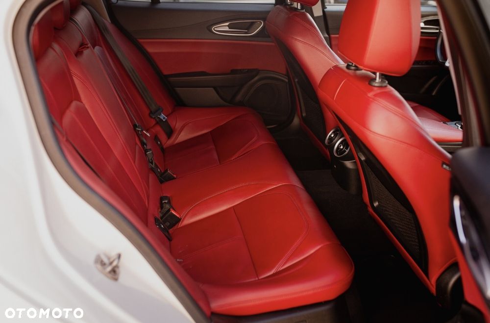 Alfa Romeo Giulia - 32