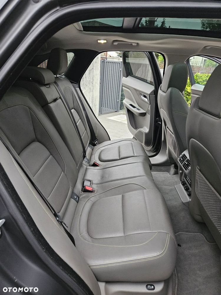 Jaguar F-Pace 3.0 V6 AWD First Edition - 16