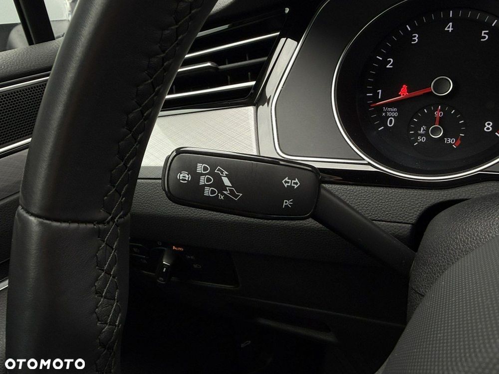 Volkswagen Passat - 21