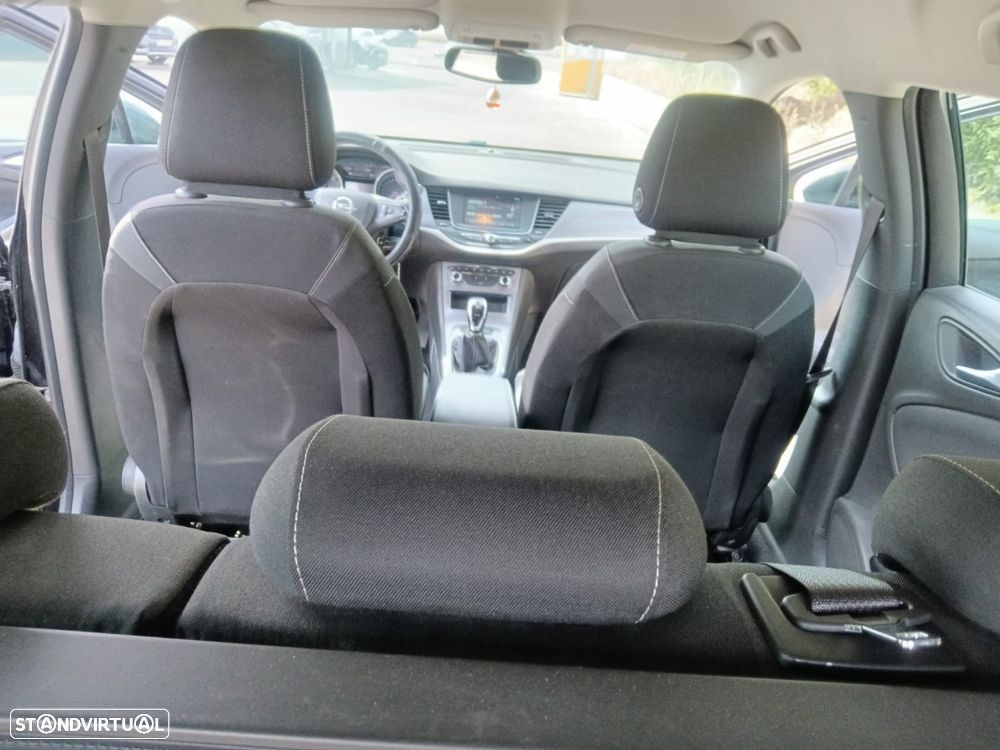 Opel Astra Sports Tourer - 10