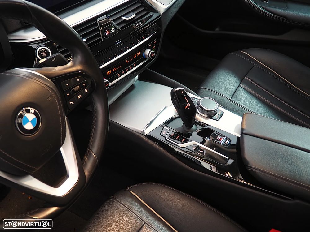 BMW 530 e Line Luxury - 31