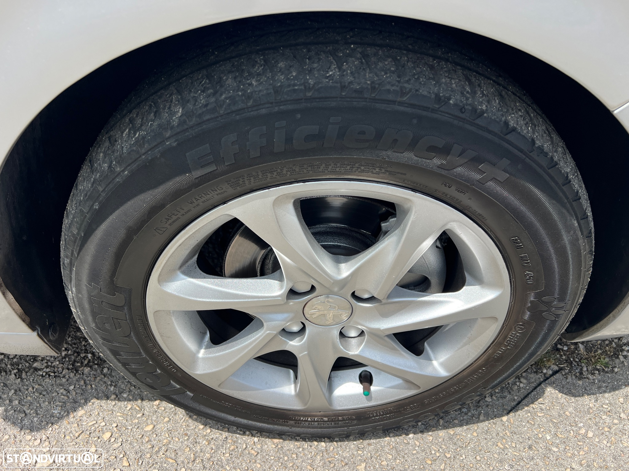 Peugeot 208 1.2 PureTech Allure - 10