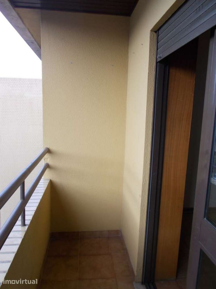 APARTAMENTO T2 COM GARAGEM 30 M2 - Grande imagem: 5/16