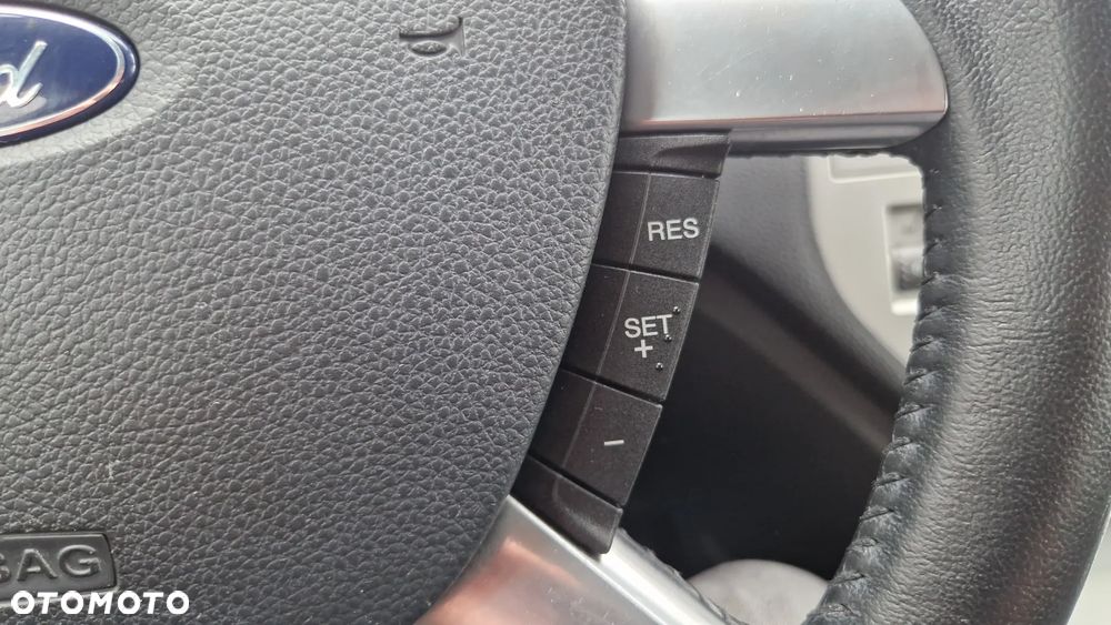 Ford Kuga 2.0 TDCi 2x4 Champions Edition - 17