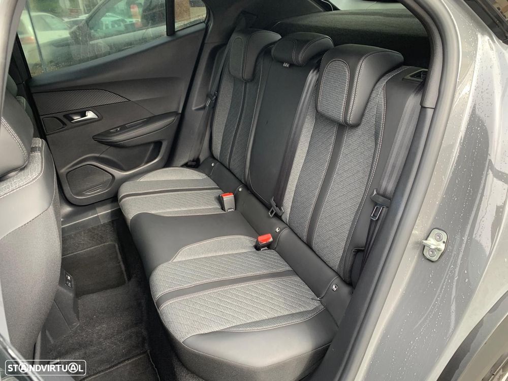 Peugeot 2008 1.5 BlueHDi Allure EAT8 - 14