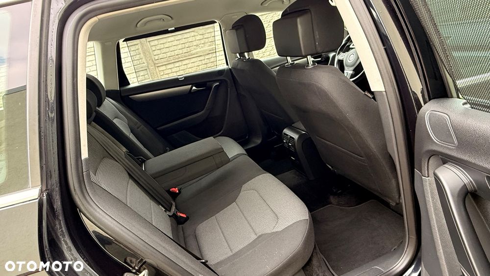 Volkswagen Passat 2.0 TDI Comfortline - 29