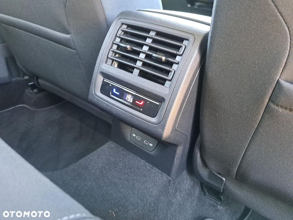 Volkswagen Golf - 21