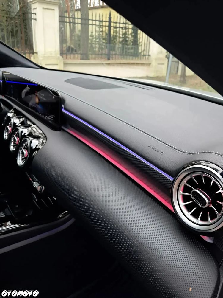 Mercedes-Benz CLA 200 d 8G-DCT Special Edition - 23