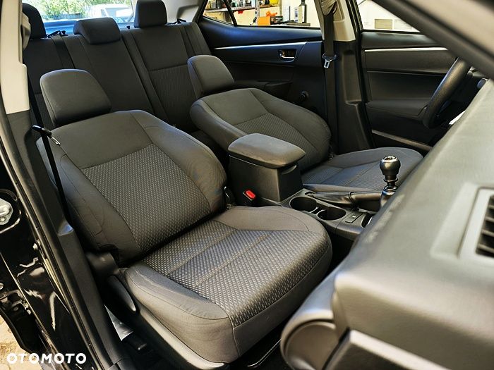Toyota Corolla - 33