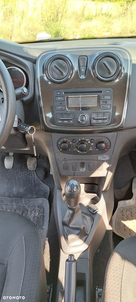 Dacia Logan 1.2 16V Access - 8