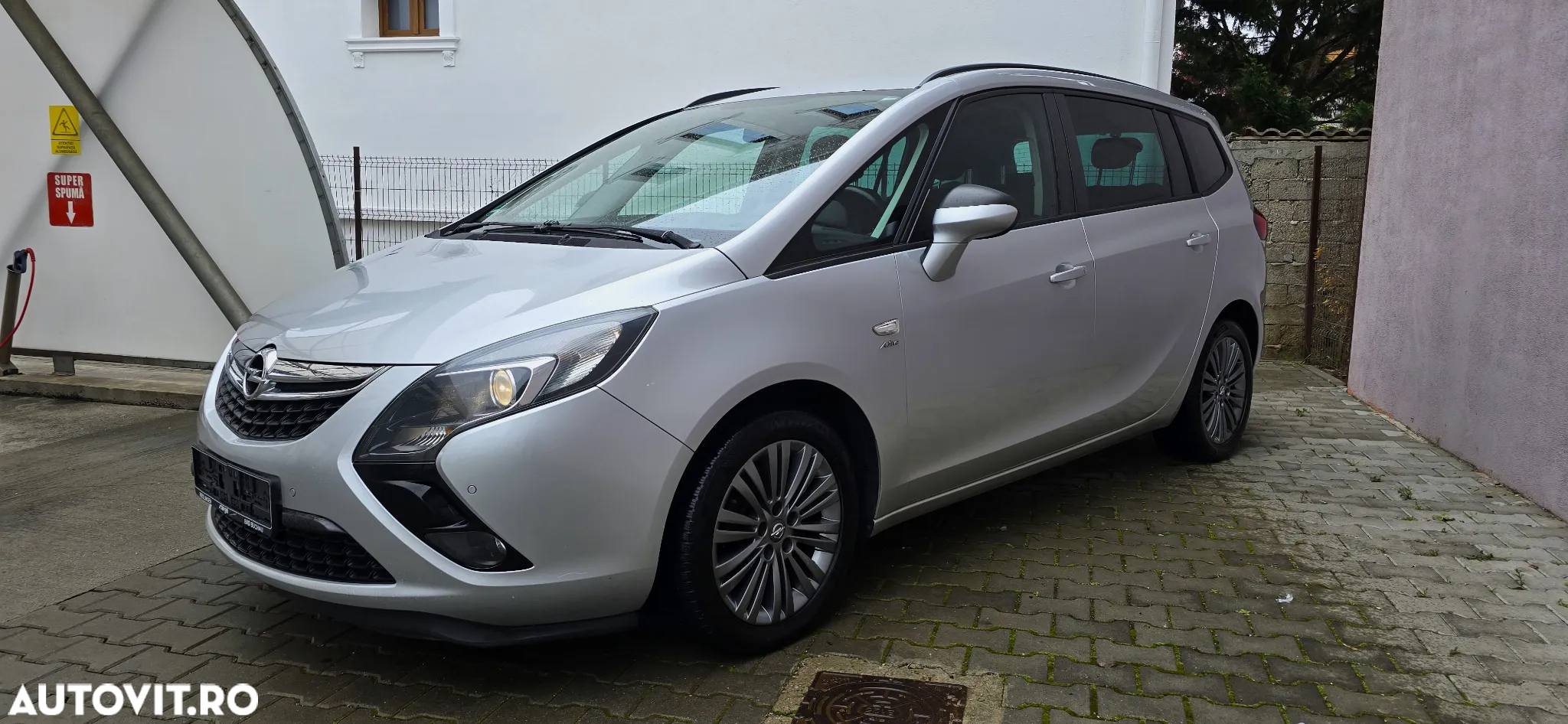 Opel Zafira Tourer 2.0 CDTI Automatik Active - 2