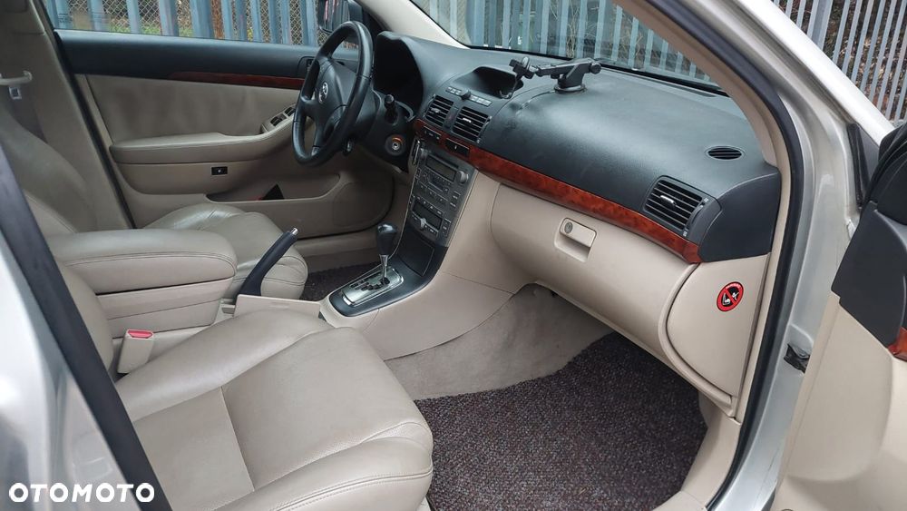 Toyota Avensis 2.0 VVT-i Sol - 7