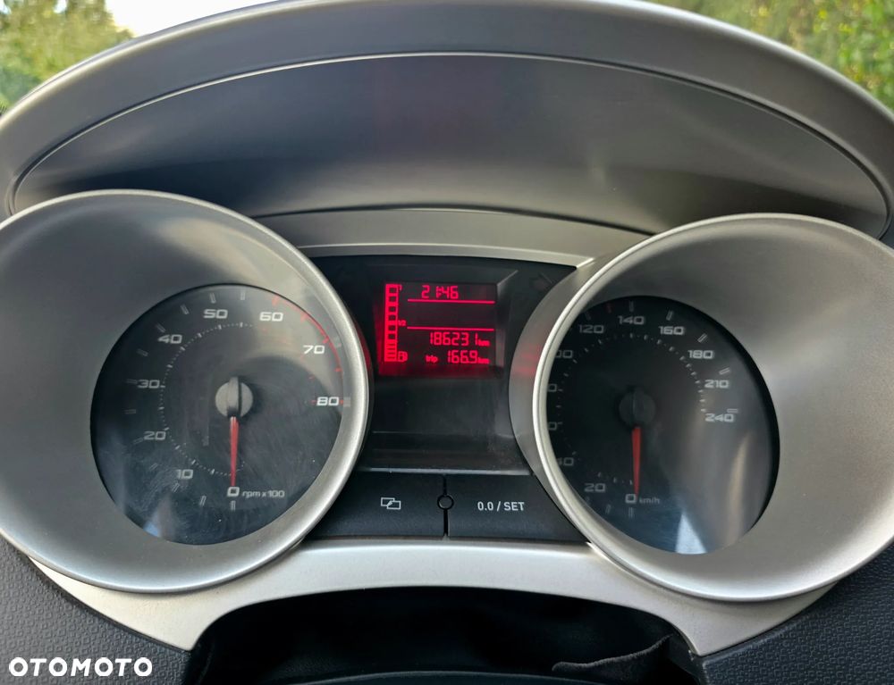Seat Ibiza SC 1.6 16V Sport DSG - 20