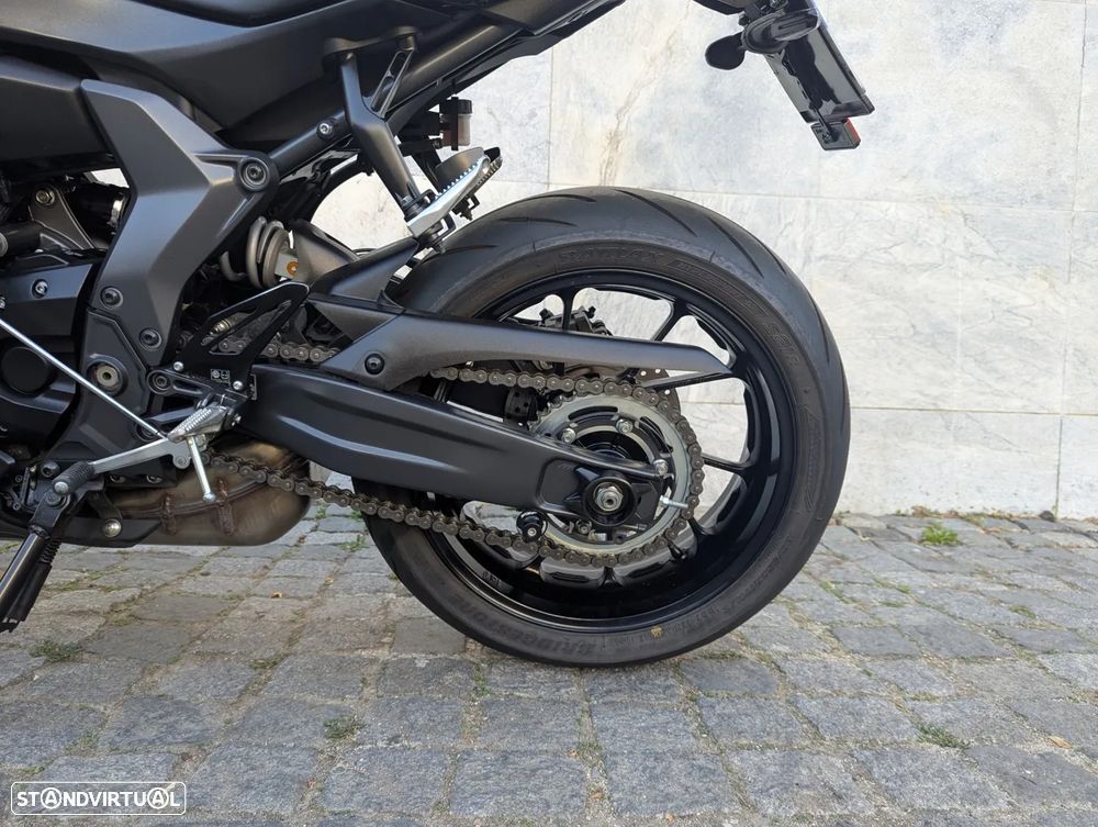 Yamaha YZF R7 - 3